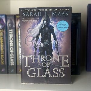Throne of Glass by Sarah J. Maas